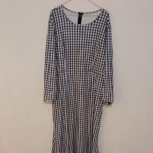 Source Unknown Black & White Houndstooth Long-Sleeve Dress